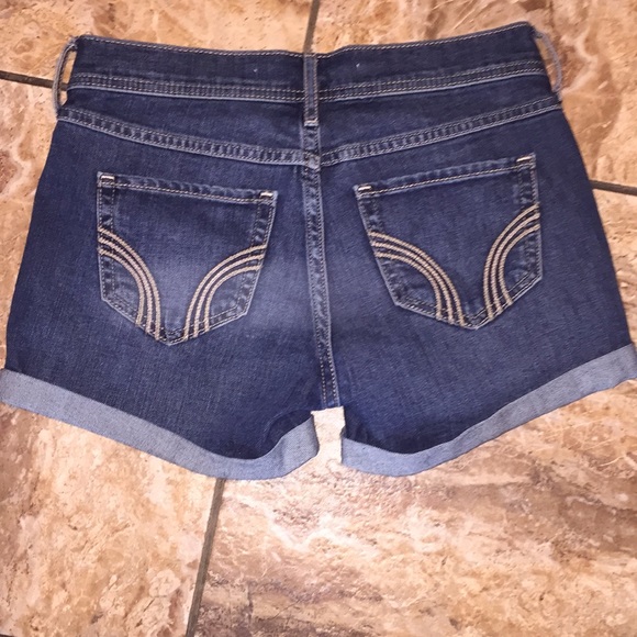 Hollister Hi-Rise shorts - Picture 2 of 2